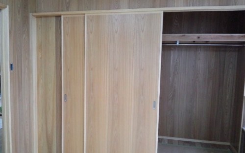 クロゼット引き戸