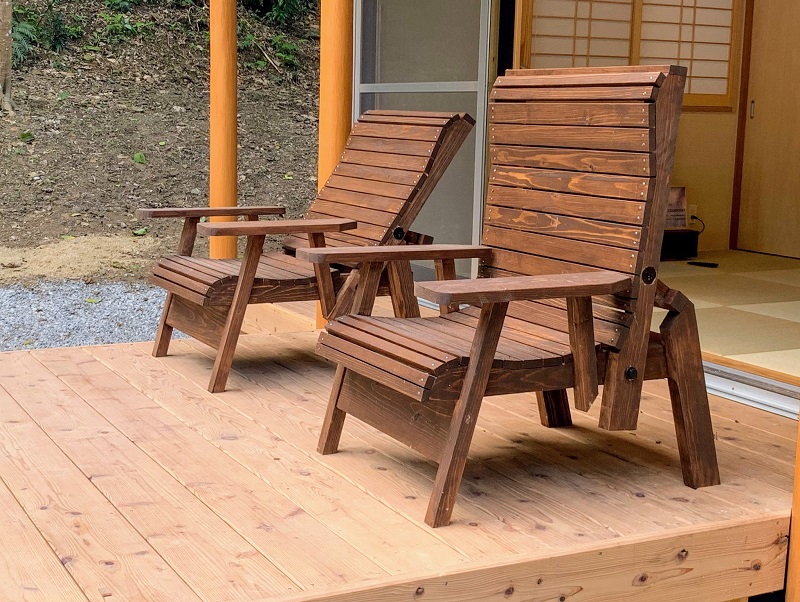 木製リクライニング椅子