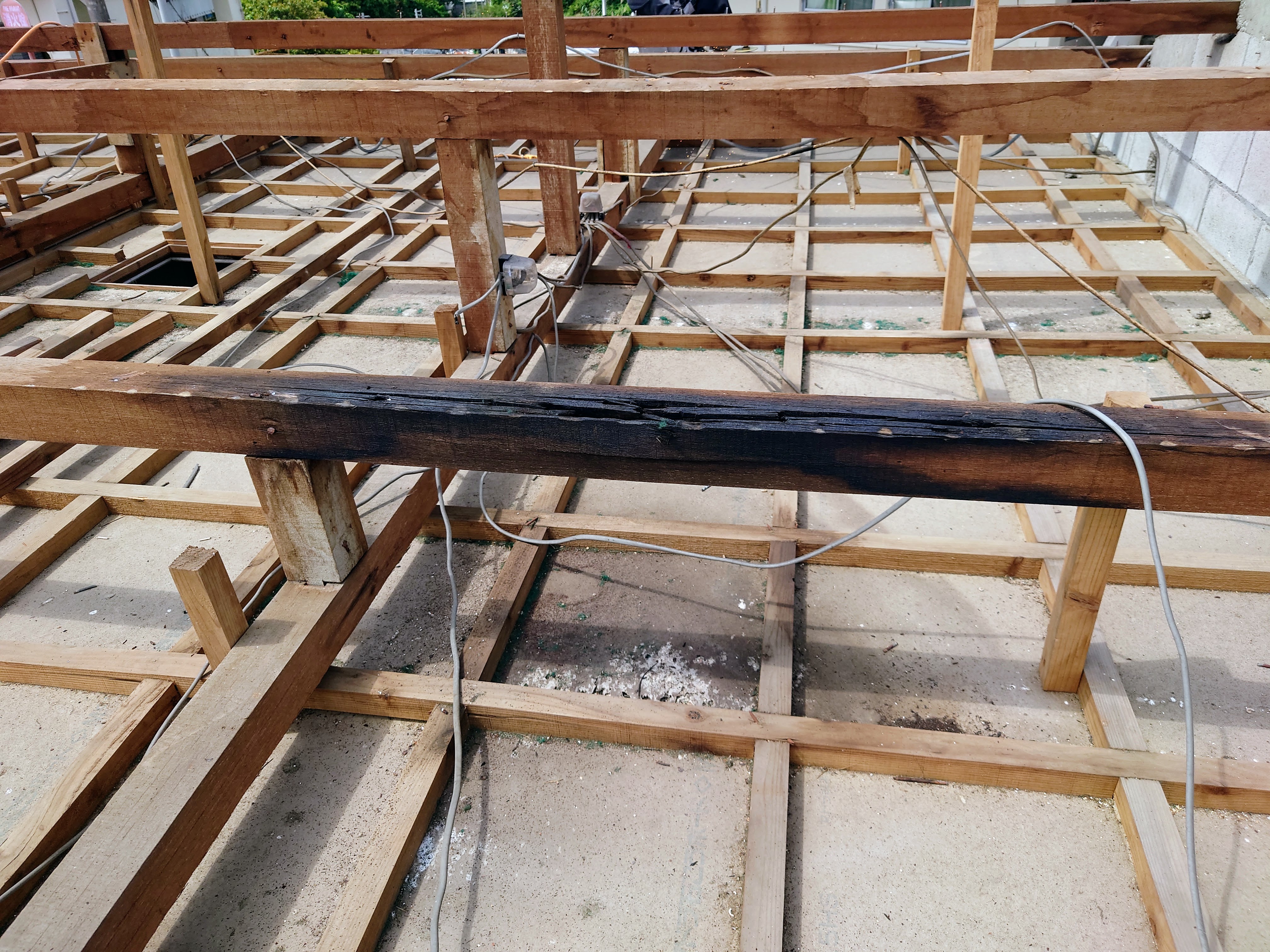 骨組み腐食部分